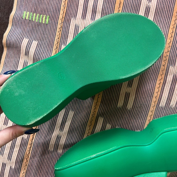 Seychelles 'Sorry About It' Sandal - Picture 8 of 8